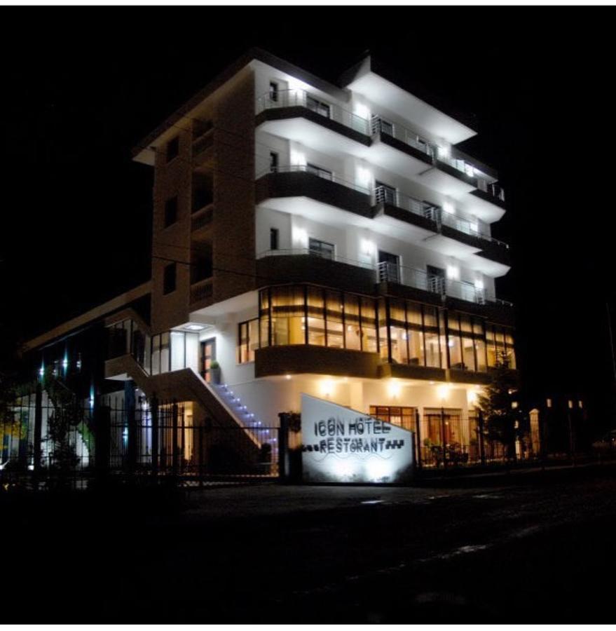 Icon Hotel Vlorë Esterno foto