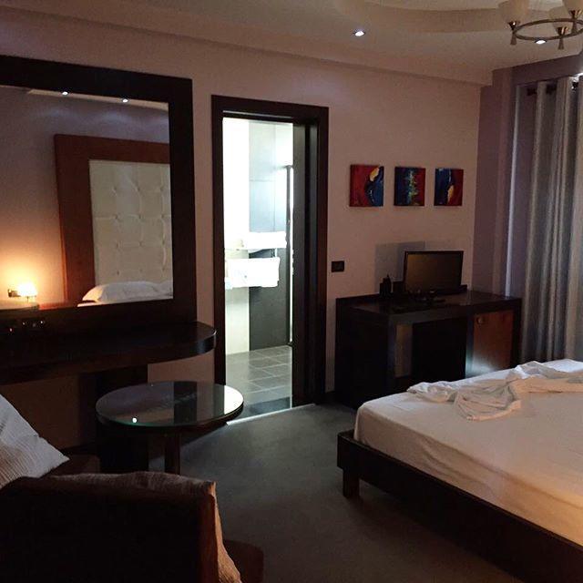 Icon Hotel Vlorë Esterno foto