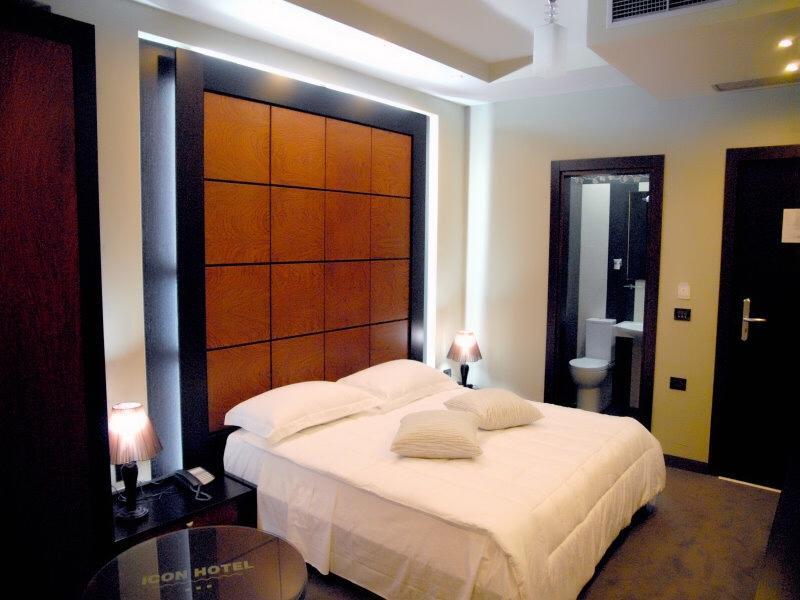 Icon Hotel Vlorë Esterno foto