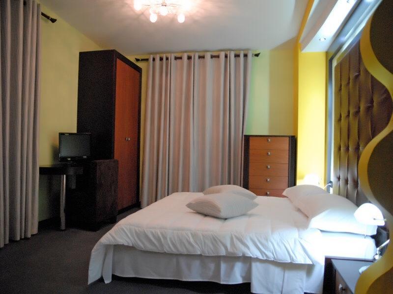 Icon Hotel Vlorë Esterno foto
