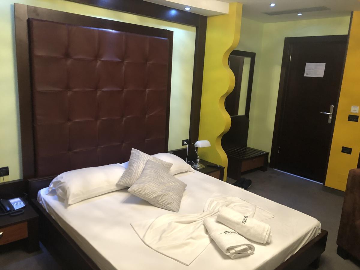 Icon Hotel Vlorë Esterno foto