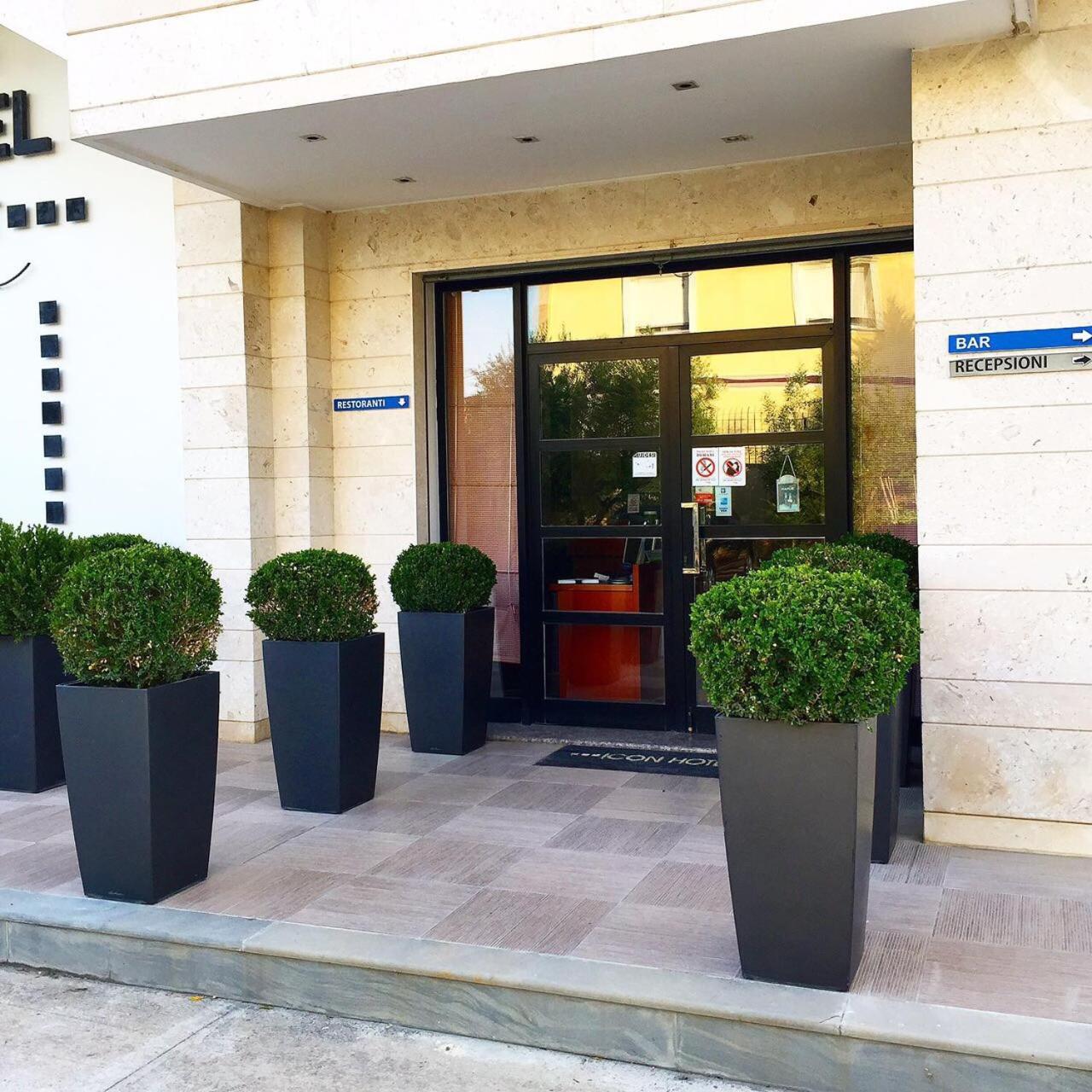 Icon Hotel Vlorë Esterno foto